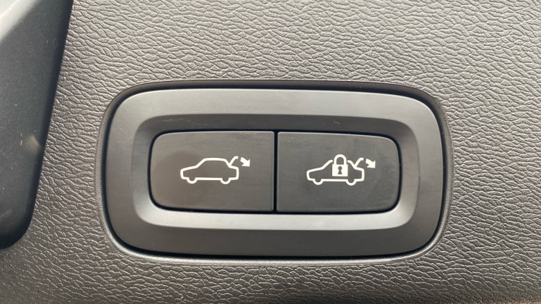 Volvo Xc60 2.0 B5P R DESIGN 5dr AWD Geartronic Petrol Estate